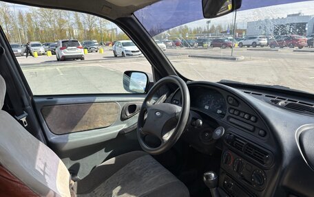 Chevrolet Niva I рестайлинг, 2003 год, 125 000 рублей, 7 фотография