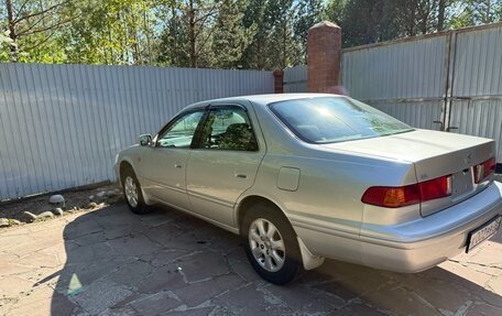 Toyota Camry, 2000 год, 599 999 рублей, 13 фотография