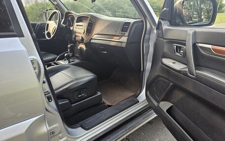 Mitsubishi Pajero IV, 2008 год, 1 095 000 рублей, 9 фотография