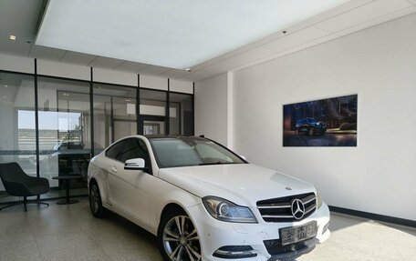 Mercedes-Benz C-Класс, 2011 год, 750 000 рублей, 3 фотография
