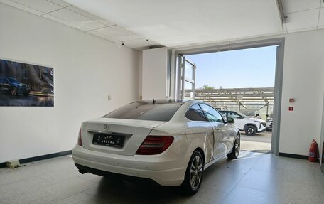 Mercedes-Benz C-Класс, 2011 год, 750 000 рублей, 4 фотография