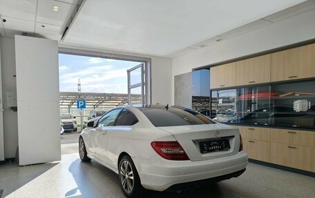 Mercedes-Benz C-Класс, 2011 год, 750 000 рублей, 6 фотография