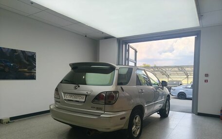 Lexus RX IV рестайлинг, 2001 год, 700 000 рублей, 4 фотография