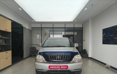 Lexus RX IV рестайлинг, 2001 год, 700 000 рублей, 2 фотография