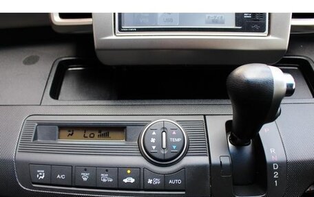 Honda Freed I, 2012 год, 720 000 рублей, 15 фотография