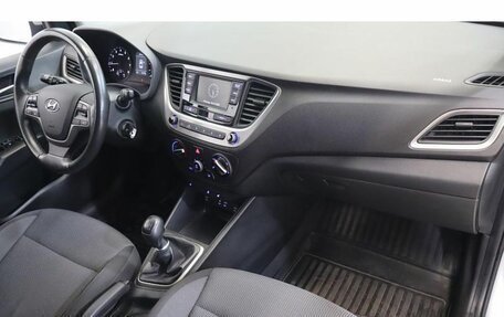 Hyundai Solaris II рестайлинг, 2017 год, 1 098 900 рублей, 5 фотография