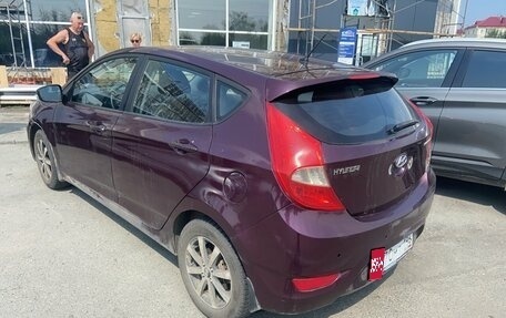 Hyundai Solaris II рестайлинг, 2011 год, 570 000 рублей, 3 фотография
