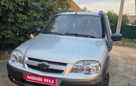 Chevrolet Niva I рестайлинг, 2015 год, 650 000 рублей, 1 фотография