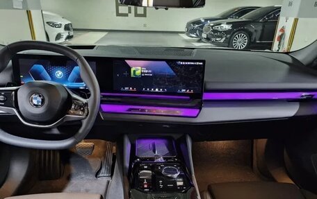 BMW 5 серия, 2025 год, 5 740 000 рублей, 8 фотография