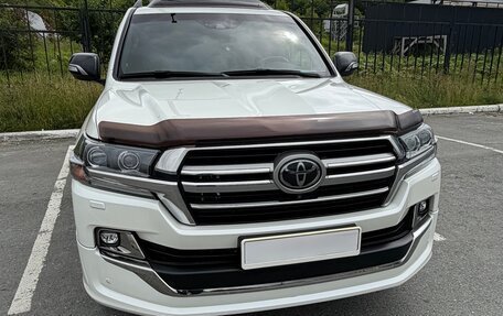 Toyota Land Cruiser 200, 2020 год, 9 000 000 рублей, 3 фотография