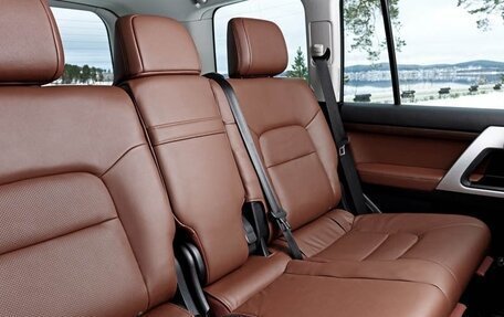 Toyota Land Cruiser 200, 2020 год, 9 000 000 рублей, 10 фотография