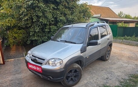 Chevrolet Niva I рестайлинг, 2015 год, 650 000 рублей, 2 фотография