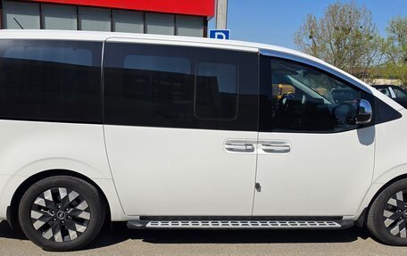Hyundai Staria, 2021 год, 4 550 000 рублей, 3 фотография