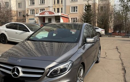Mercedes-Benz B-Класс, 2018 год, 1 850 000 рублей, 2 фотография