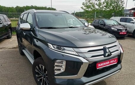Mitsubishi Pajero Sport III рестайлинг, 2022 год, 5 000 000 рублей, 1 фотография