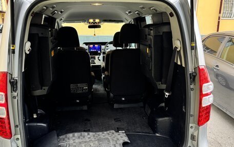 Toyota Noah III, 2010 год, 650 000 рублей, 5 фотография