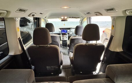 Toyota Noah III, 2010 год, 650 000 рублей, 10 фотография