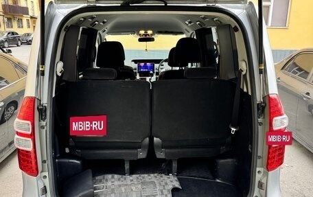 Toyota Noah III, 2010 год, 650 000 рублей, 6 фотография