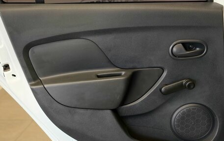 Renault Logan II, 2019 год, 700 000 рублей, 21 фотография
