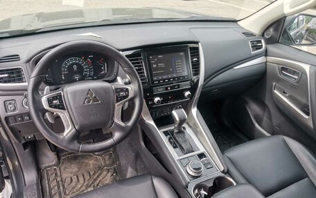 Mitsubishi Pajero Sport III рестайлинг, 2022 год, 5 000 000 рублей, 9 фотография