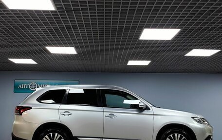 Mitsubishi Outlander III рестайлинг 3, 2019 год, 2 150 000 рублей, 4 фотография