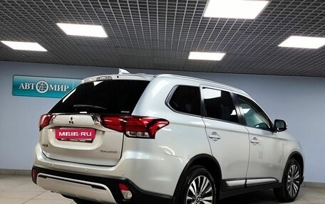 Mitsubishi Outlander III рестайлинг 3, 2019 год, 2 150 000 рублей, 5 фотография