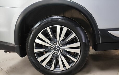 Mitsubishi Outlander III рестайлинг 3, 2019 год, 2 150 000 рублей, 9 фотография