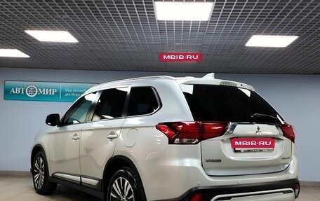 Mitsubishi Outlander III рестайлинг 3, 2019 год, 2 150 000 рублей, 7 фотография