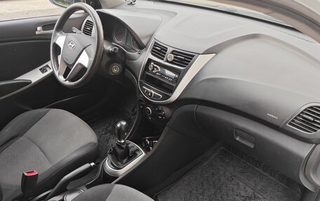 Hyundai Solaris II рестайлинг, 2013 год, 520 000 рублей, 9 фотография