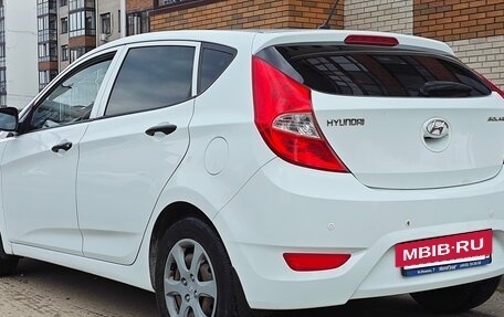 Hyundai Solaris II рестайлинг, 2013 год, 520 000 рублей, 3 фотография
