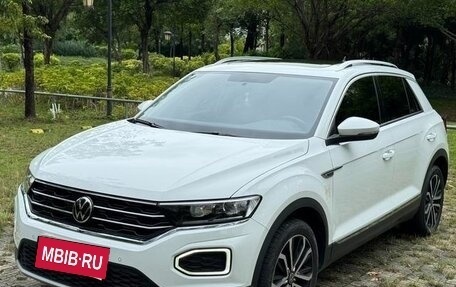 Volkswagen T-Roc I, 2022 год, 1 539 757 рублей, 1 фотография