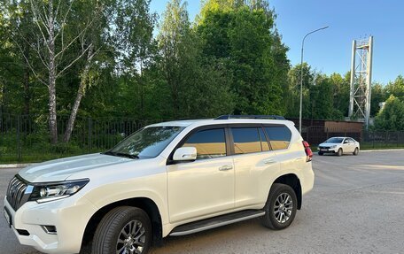 Toyota Land Cruiser Prado 150 рестайлинг 2, 2017 год, 4 850 000 рублей, 2 фотография