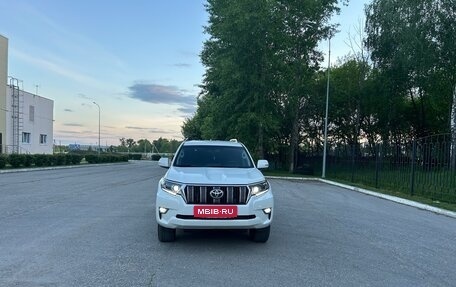Toyota Land Cruiser Prado 150 рестайлинг 2, 2017 год, 4 850 000 рублей, 6 фотография