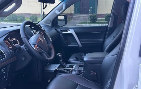 Toyota Land Cruiser Prado 150 рестайлинг 2, 2017 год, 4 850 000 рублей, 14 фотография