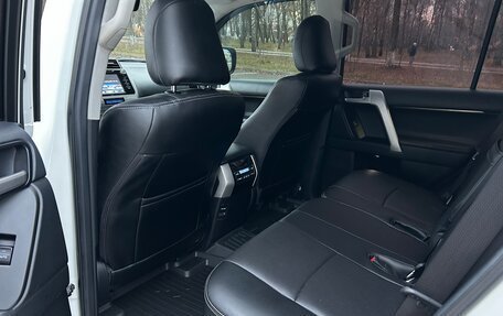 Toyota Land Cruiser Prado 150 рестайлинг 2, 2017 год, 4 850 000 рублей, 12 фотография