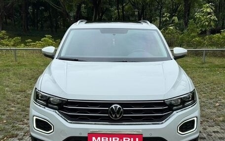 Volkswagen T-Roc I, 2022 год, 1 539 757 рублей, 2 фотография