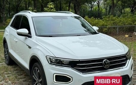 Volkswagen T-Roc I, 2022 год, 1 539 757 рублей, 3 фотография