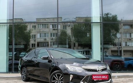 Toyota Camry, 2017 год, 2 377 000 рублей, 3 фотография