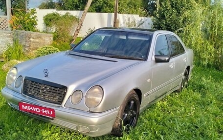 Mercedes-Benz E-Класс, 1997 год, 337 000 рублей, 2 фотография