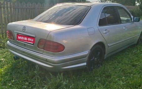 Mercedes-Benz E-Класс, 1997 год, 337 000 рублей, 4 фотография