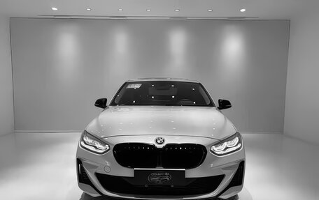 BMW 1 серия, 2023 год, 1 950 000 рублей, 2 фотография