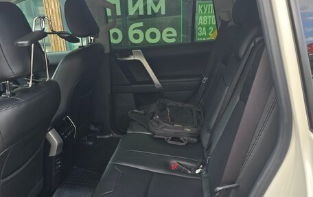 Toyota Land Cruiser Prado 150 рестайлинг 2, 2019 год, 6 300 000 рублей, 11 фотография
