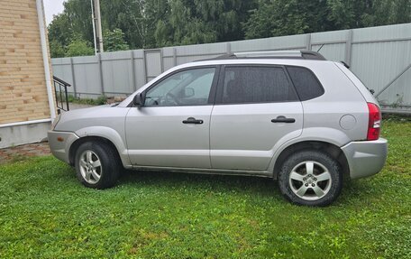 Hyundai Tucson III, 2004 год, 550 000 рублей, 2 фотография