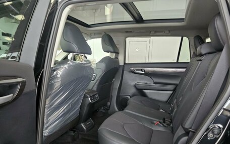 Toyota Highlander, 2026 год, 5 799 000 рублей, 19 фотография