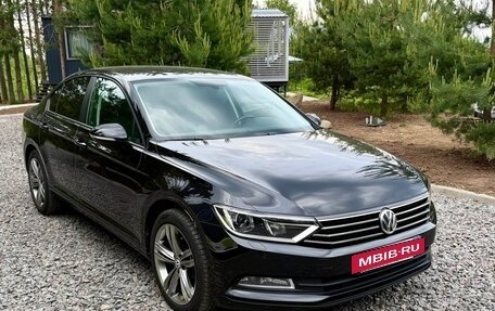 Volkswagen Passat B8 рестайлинг, 2017 год, 1 580 000 рублей, 2 фотография