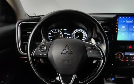 Mitsubishi Outlander III рестайлинг 3, 2016 год, 1 899 000 рублей, 11 фотография