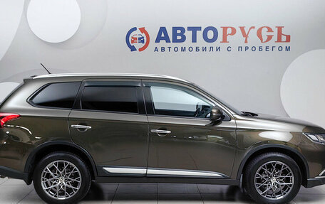 Mitsubishi Outlander III рестайлинг 3, 2016 год, 1 899 000 рублей, 5 фотография