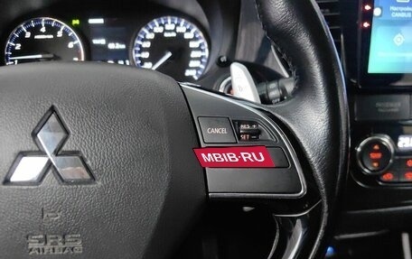 Mitsubishi Outlander III рестайлинг 3, 2016 год, 1 899 000 рублей, 18 фотография