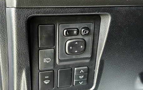 Toyota Land Cruiser Prado 150 рестайлинг 2, 2010 год, 3 099 000 рублей, 12 фотография
