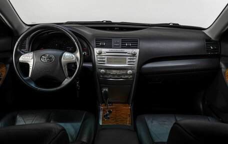 Toyota Camry, 2009 год, 1 300 000 рублей, 18 фотография